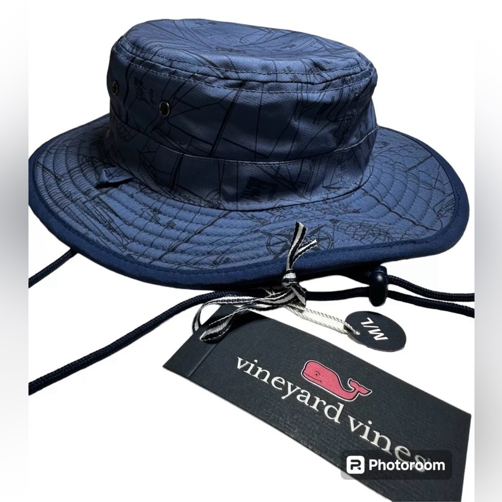 VINEYARD VINES REVERSIBLE BUCKET HAT.NWT.MSRP$42.00